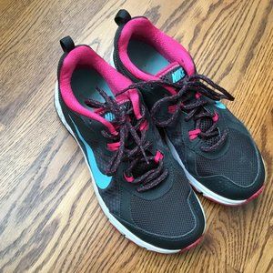 Women's Nike Wild Trail Size 8 Running Shoes EC